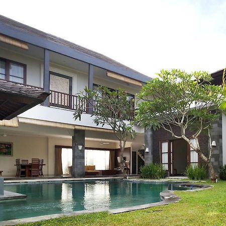 Villa Fanisa Kuta  Room photo