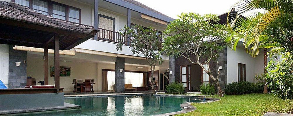 Villa Fanisa Kuta  Exterior photo