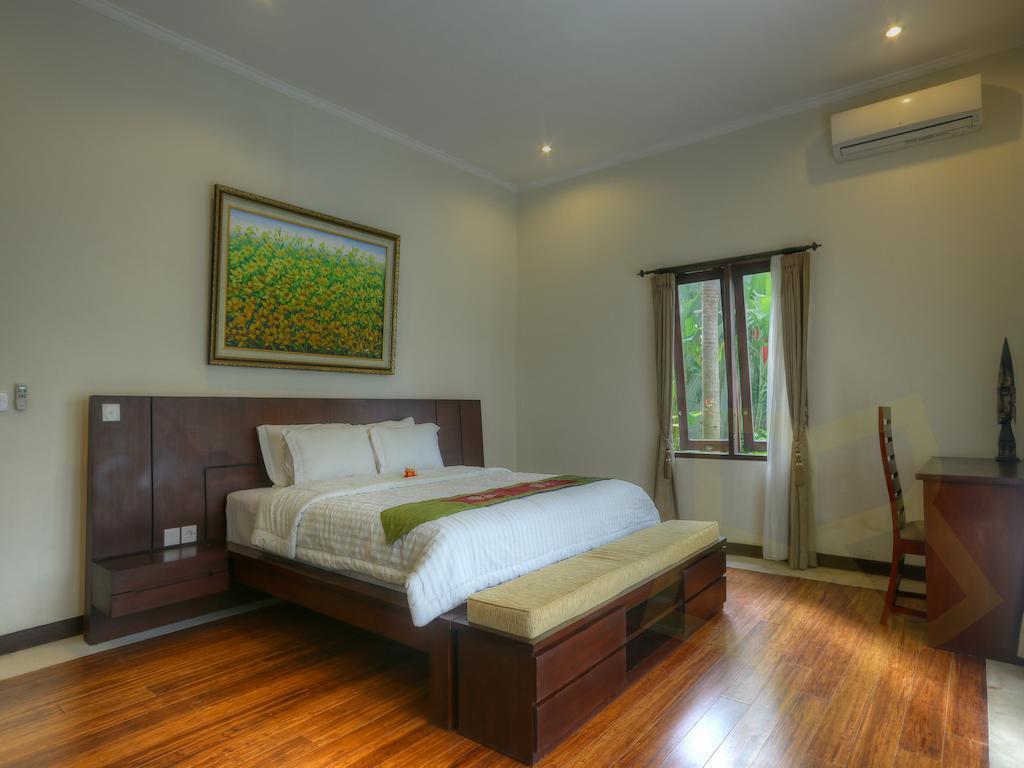 Villa Fanisa Kuta  Room photo
